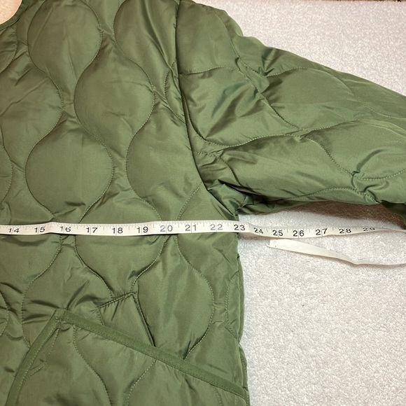 J Crew reversible puffer jacket with Primaloft - Picture 8 of 9